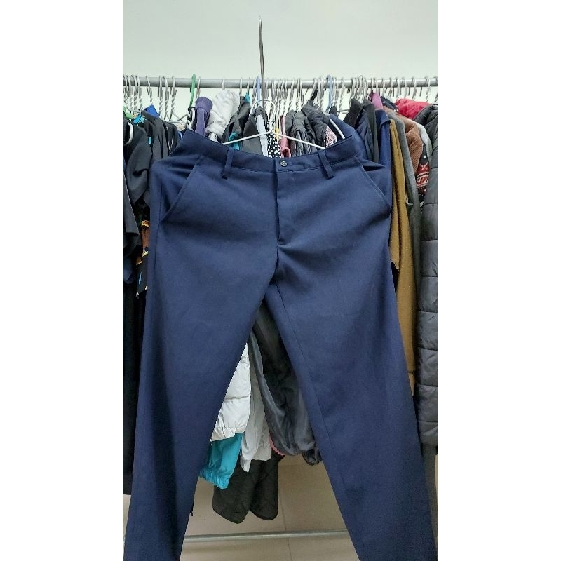 Quần nữ size S eo 72cm.