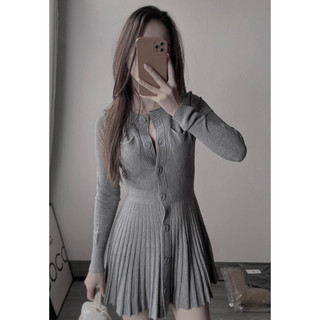 Váy len xếp ly