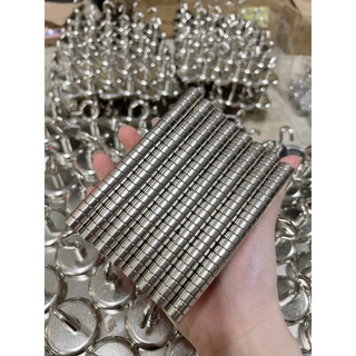 Nam châm có lỗ bắt vít 15x3 lỗ 4mm, 15x4 lỗ 4mm, 15x5 lỗ 4mm, 15x10 lỗ 5mm.