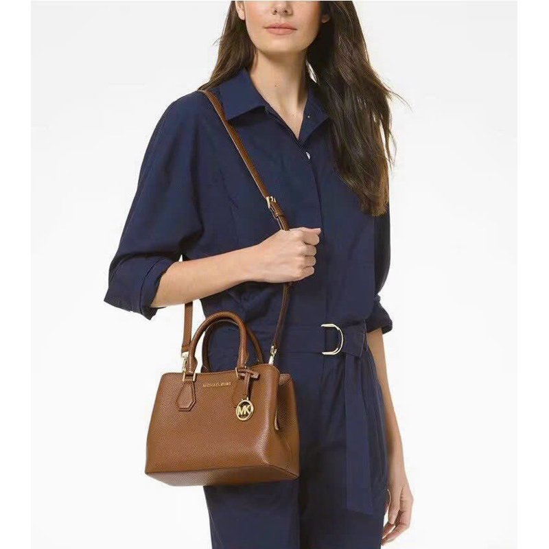 Túi M.K Camille Satchel thiết kế
