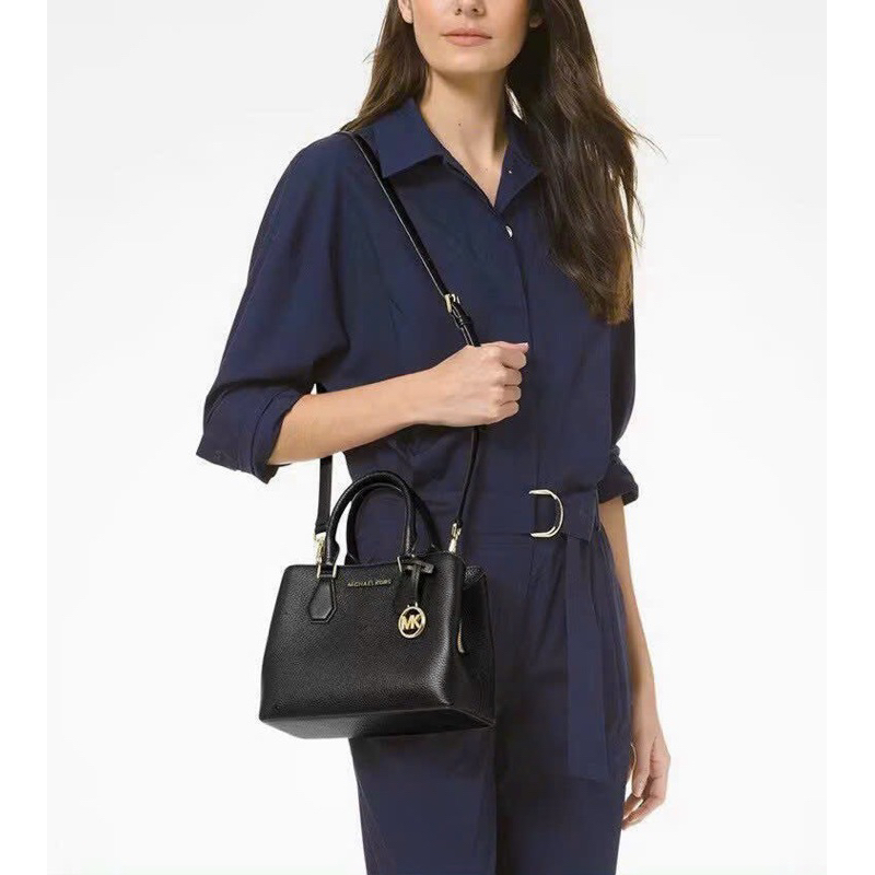 Túi M.K Camille Satchel thiết kế