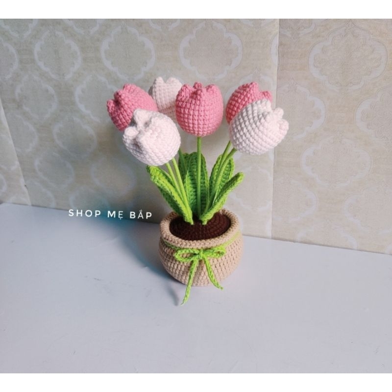 Chậu hoa Tuylip len 6 bông, Hướng dương,Dâu tây bằng len, phối màu theo yêu cầu .