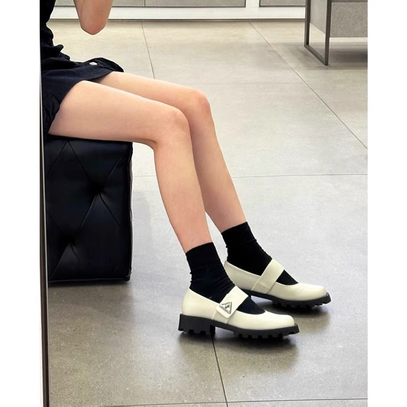 Giày búp bê Cnk mũi tròn đế bánh xe 3.5cm khoá kim loại phong cách Mary Jane hàng Fullbox mới nhất 2023 G05