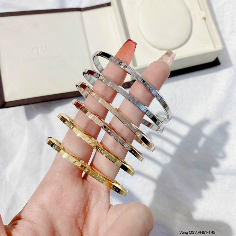 Vòng tay Titan d.w không đen, gỉ
