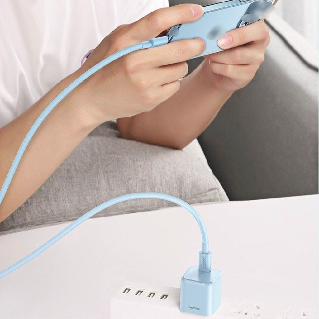 Bộ củ cáp dây sạc nhanh đầy 50% pin chỉ trong 30 phút chuẩn PD 20W Remax cho IP 7 8 X XR XS 11 12 13 14