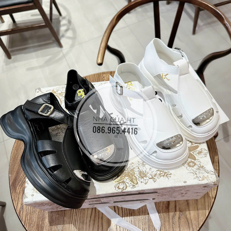 GIÀY SANDAL ĐẾ THÔ CAO 5 PHÂN QUAI RỌ TAG MIU MIU SANG XỊN ( Màu: Đen - Trắng) ẢNH SẢN PHẨM TỰ CHỤP