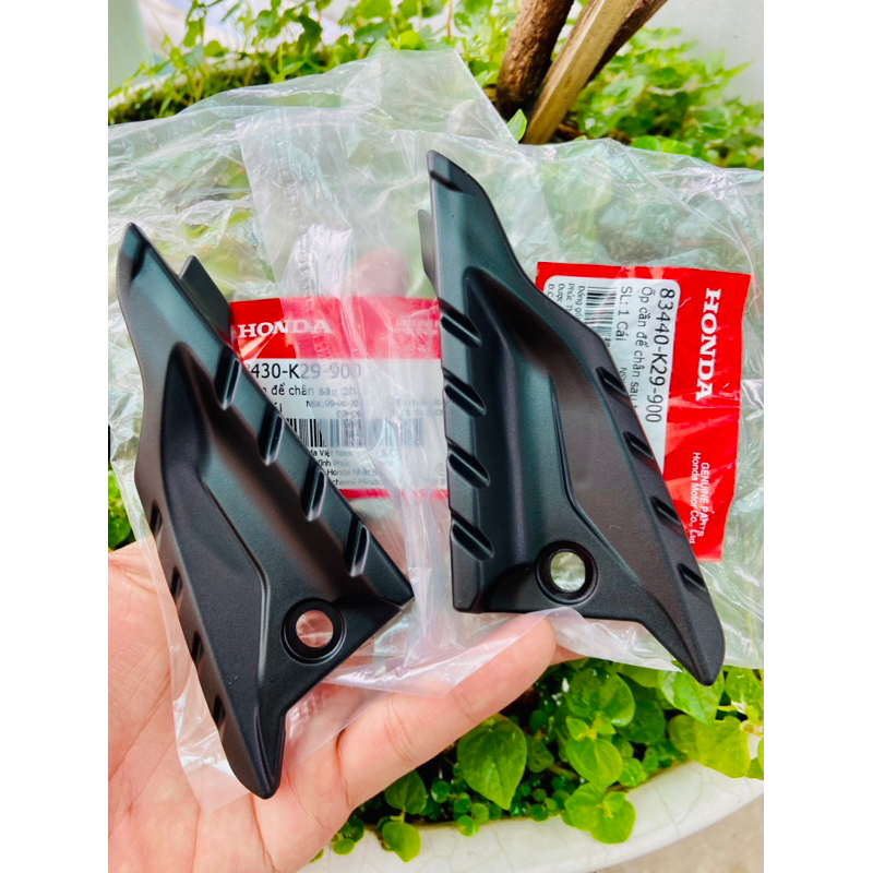 Mũ nhựa gác chân sau Sh mode 125