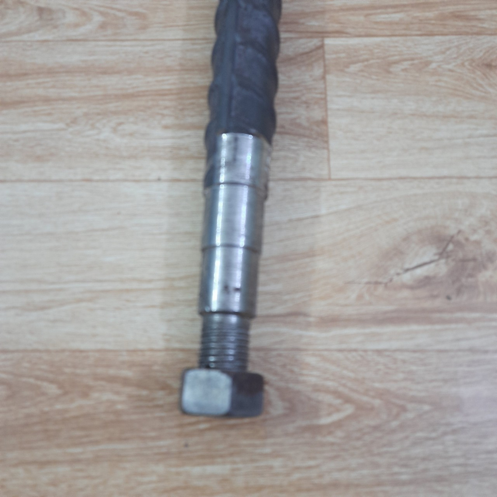 Trục xe lôi phi 28mm