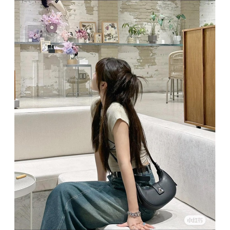 Order - Túi đeo vai dáng cong CNKeith  authentic