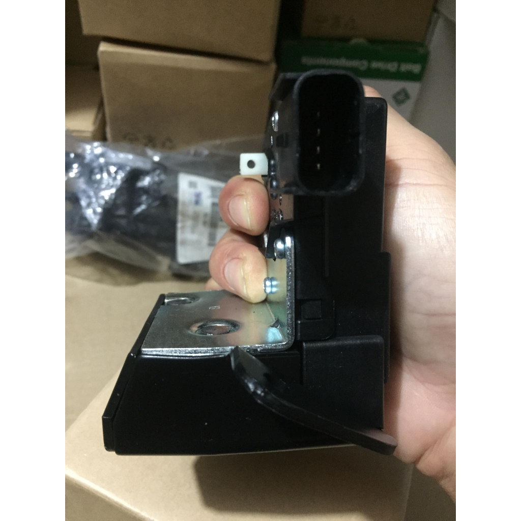 Khóa ngậm cửa hậu Morning 2012-2017