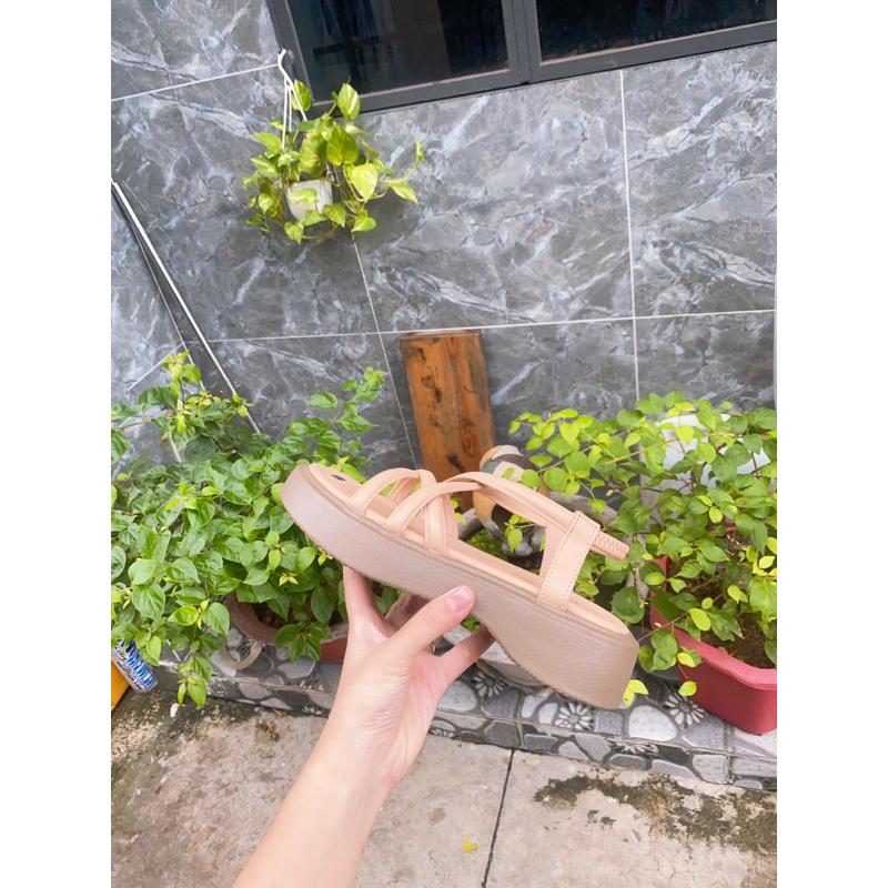 Giày sandal bánh mì dây chéo 5 phân đế cao su êm