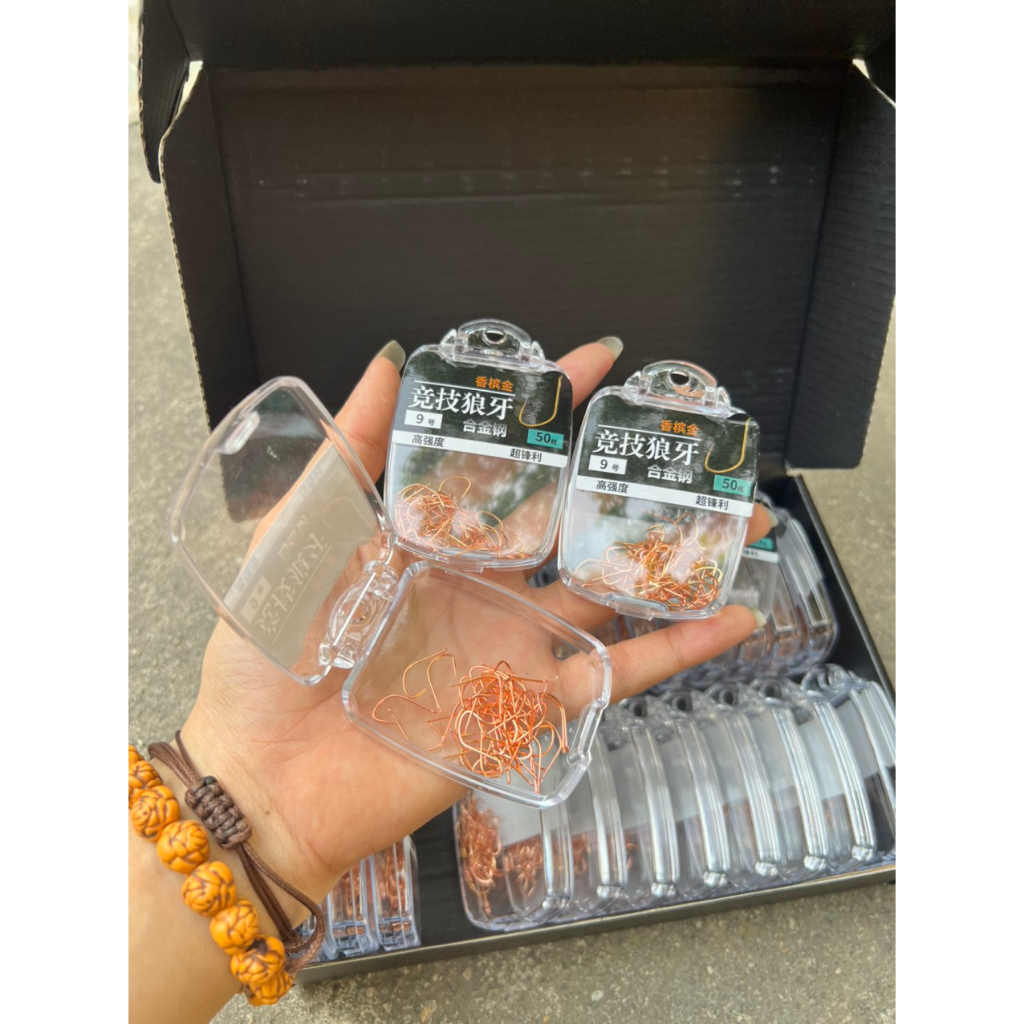 Lưỡi Nanh Sói , vàng đồng và xanh lá