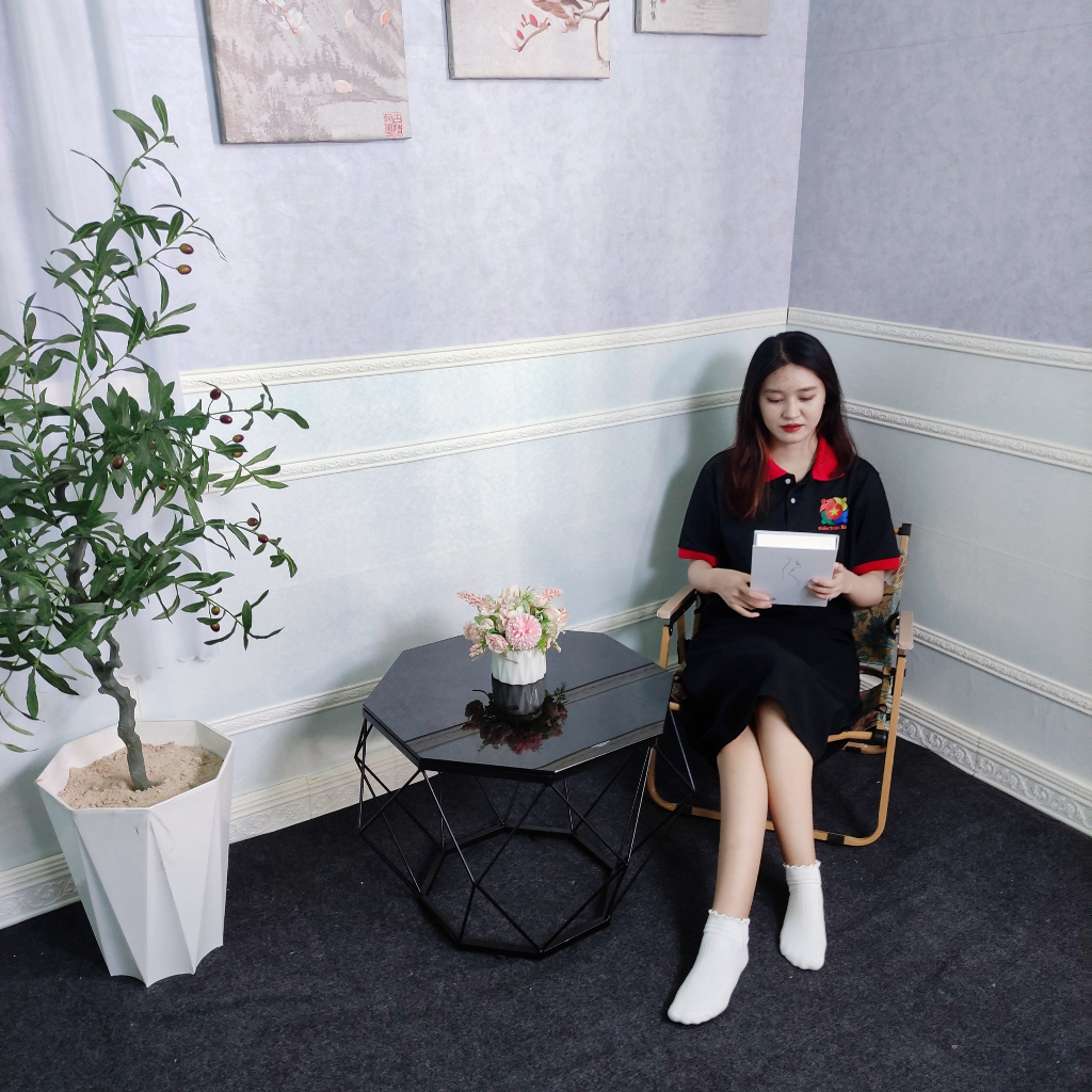 Bàn trà sofa kim cương, mặt kính cường lực đen, khung sắt sơn tĩnh điện đen SANG TRỌNG