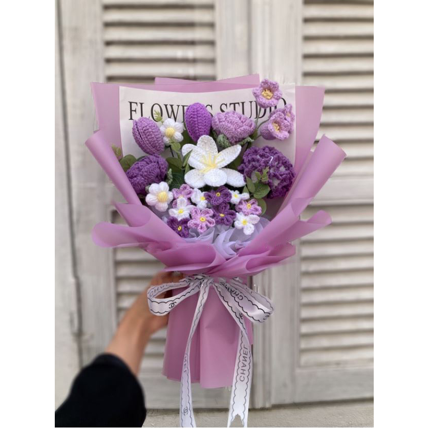 Bó hoa thủ công bằng len