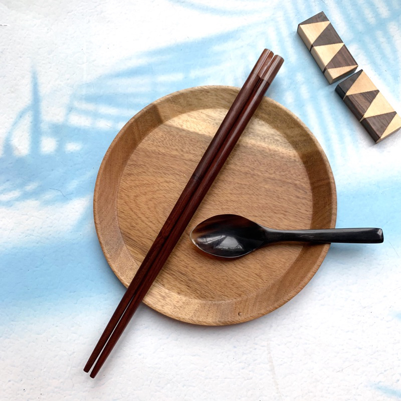 Đũa gỗ trắc tròn gắn trai hồng 23cm Vitrapro