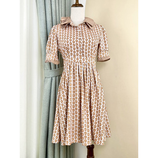Đầm Fang Wardrobe tay lỡ cổ xếp li họa tiết chữ G màu cam, màu be ( đầm vintage si 2hand)