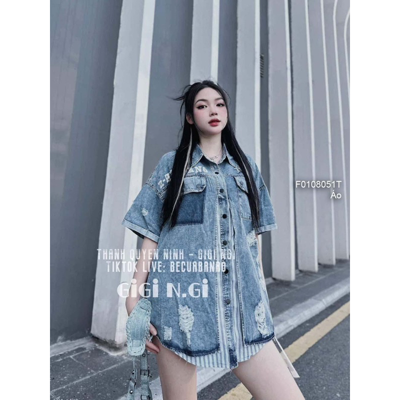 Áo sơ mi jean tay ngắn form rộng mài rách giả túi hộp