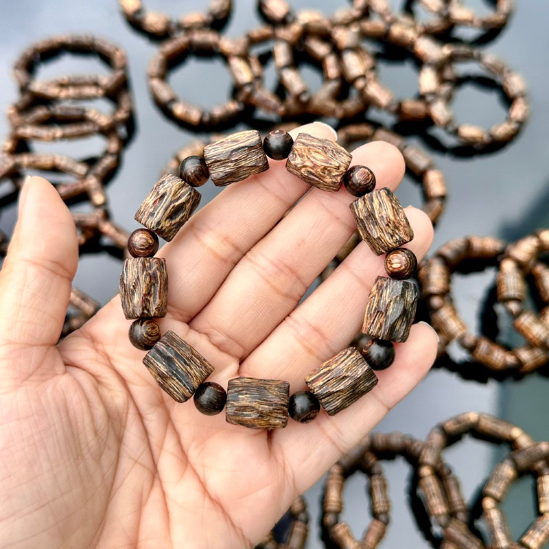 Vòng trầm hương sánh chìm dạng hạt tỉa thơm vĩnh viễn size nam nữ 10-12li