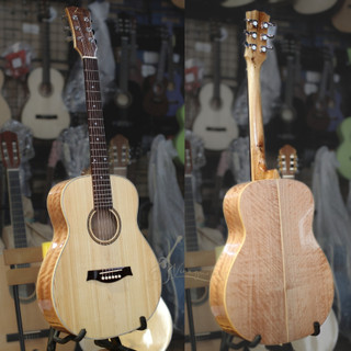 Đàn guitar acoustic gỗ còng ug-c1- 100% gỗ thịt tặng kèm đầy đủ phụ kiện và bao đàn- bảo hành 2 năm