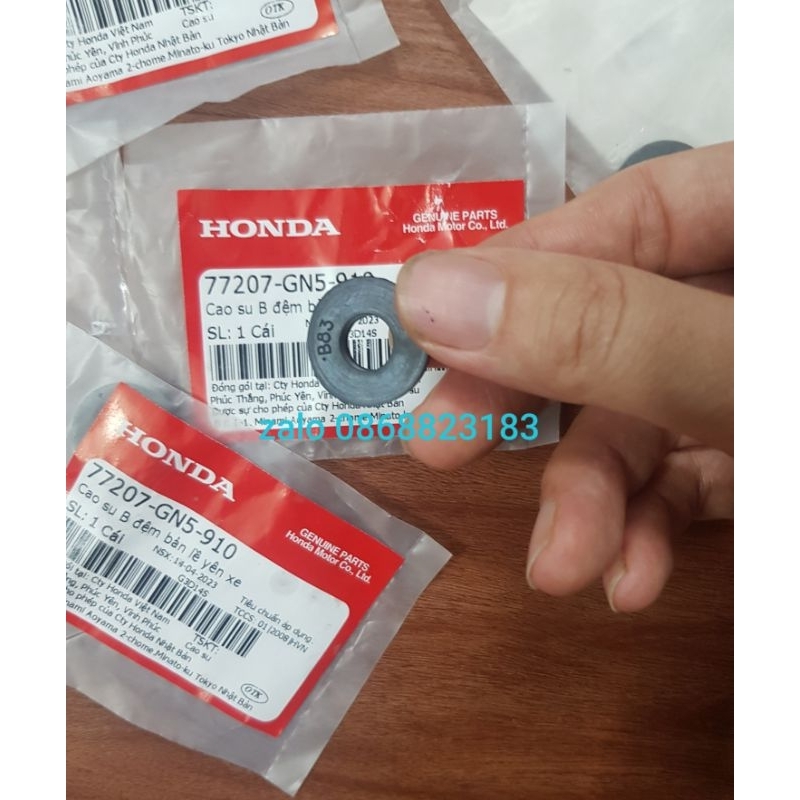Cao su B đệm bản lề yên xe Dream Honda