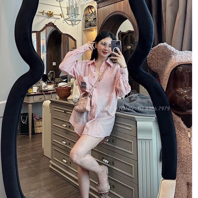 Áo sơ mi kẻ hồng miumiu đính ngọc ( hàng có sẵn ) /Ginastore