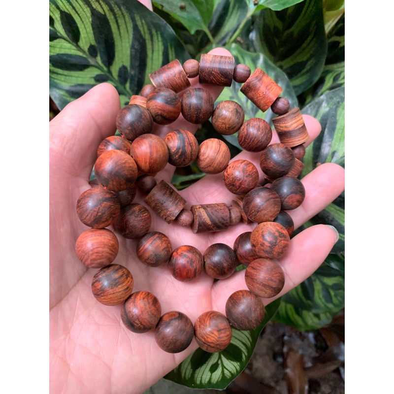 VÒNG TAY GỖ SƯA ĐỎ ,SƯA RỪNG TỰ NHIÊN.  HÀNG ĐỂ MỘC CÁC LOẠI.