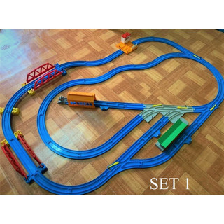 Bộ đường ray tàu lửa chạy pin takara tomy