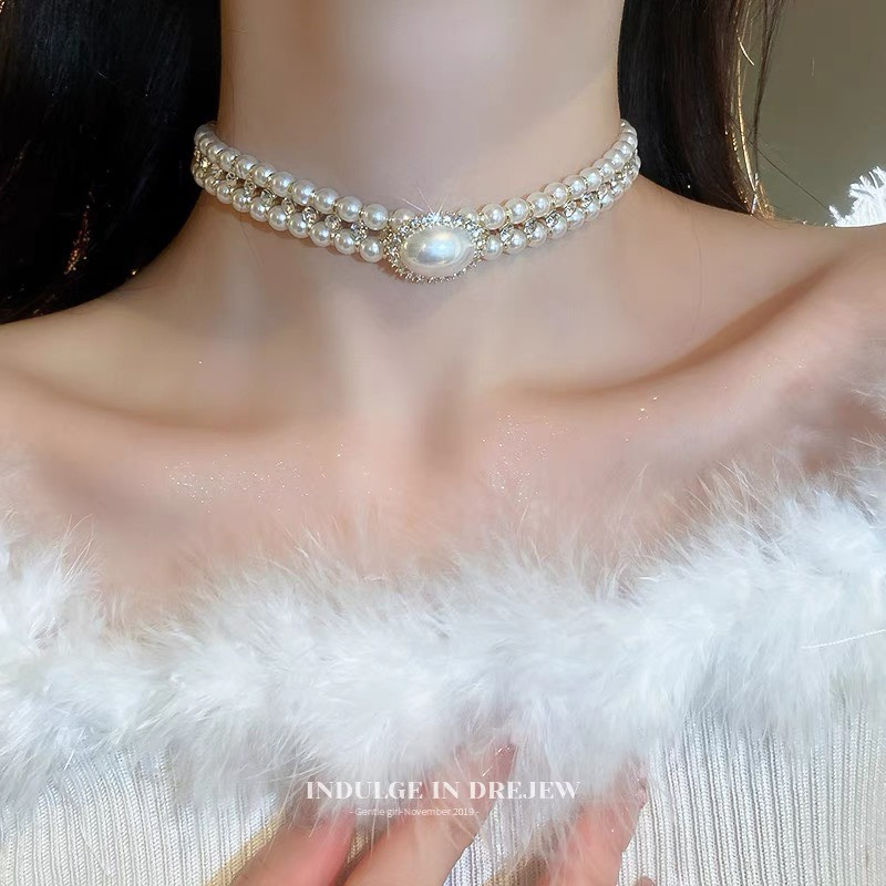 Vòng cổ Chocker đính đá, ngọc trai nhân tạo phong cách sang trọng