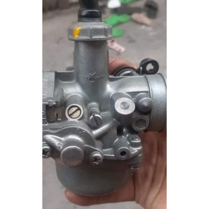 Bình xăng con RS100 zin theo xe về gắn là đi không cần sửa gì