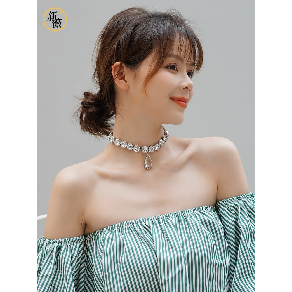 Vòng cổ Chocker đính đá, ngọc trai nhân tạo phong cách sang trọng