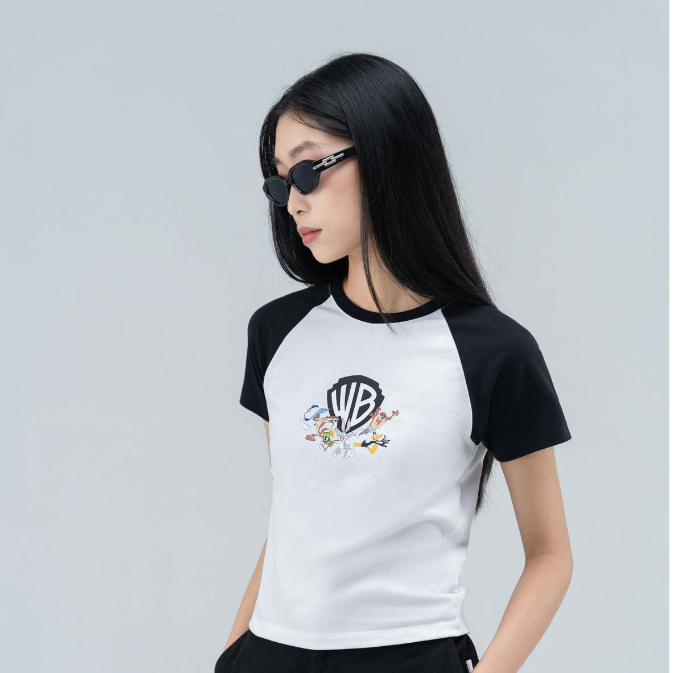 Áo Thun Nữ BOO Dáng Baby Tee Raglan In Logo WB Looney Tunes