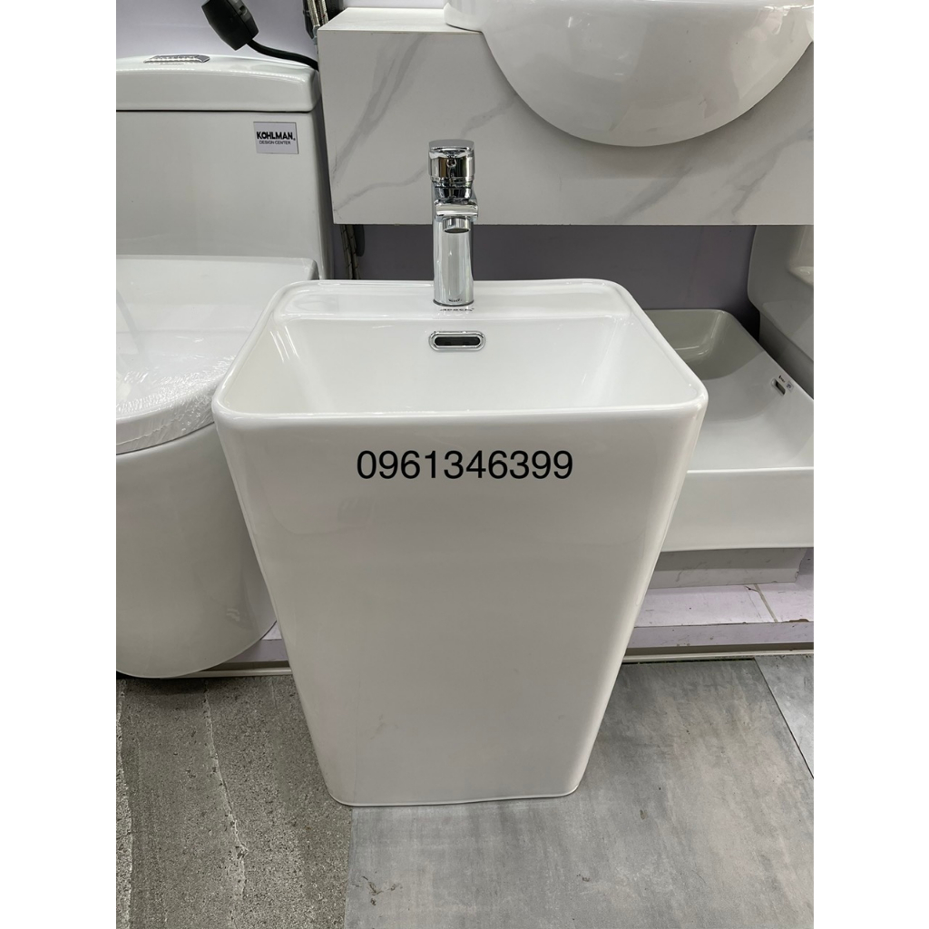 Chậu lavabo, chậu rửa mặt liền chân dài treo tường cách mặt đất 20cm.