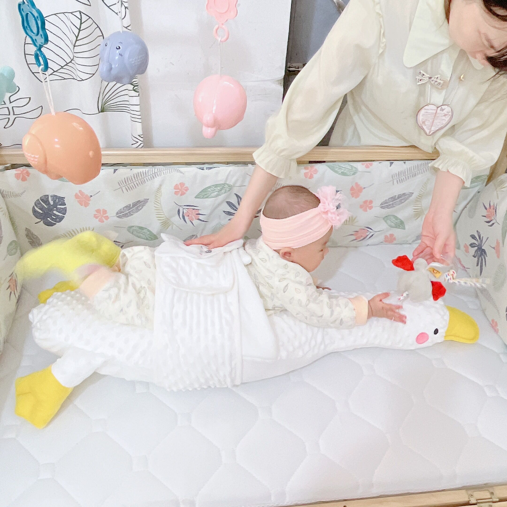 Gối vịt trắng nằm sấp cho bé KidAndMom chống đau bụng, đầy hơi cho bé, có lỗ thoáng khí kích thước 97x86 cm