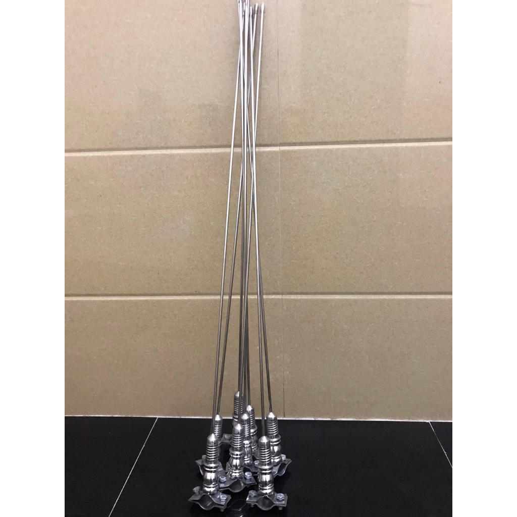 Ăng ten inox 304 hàng nhập thái gẵn vào chân gương xe tải