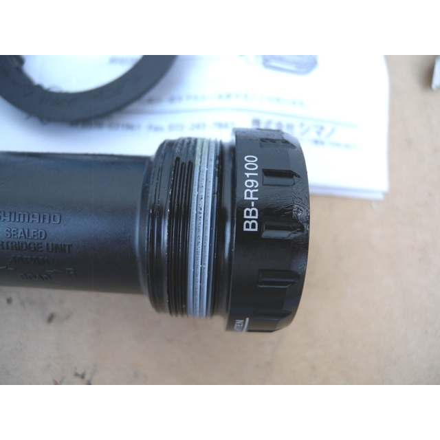 Trục giữa xe đạp Shimano Bottom Bracket 68/70mm BC1.37x24, BB răng Anh/Nhật, hàng chính hãng shimano