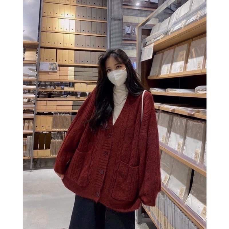 Áo khoác cardigan len cúc hoa dày dặn tay dày có túi oversize 2 màu đỏ trắng siêu hot mùa đông mặc đi chơi noel DELIZ