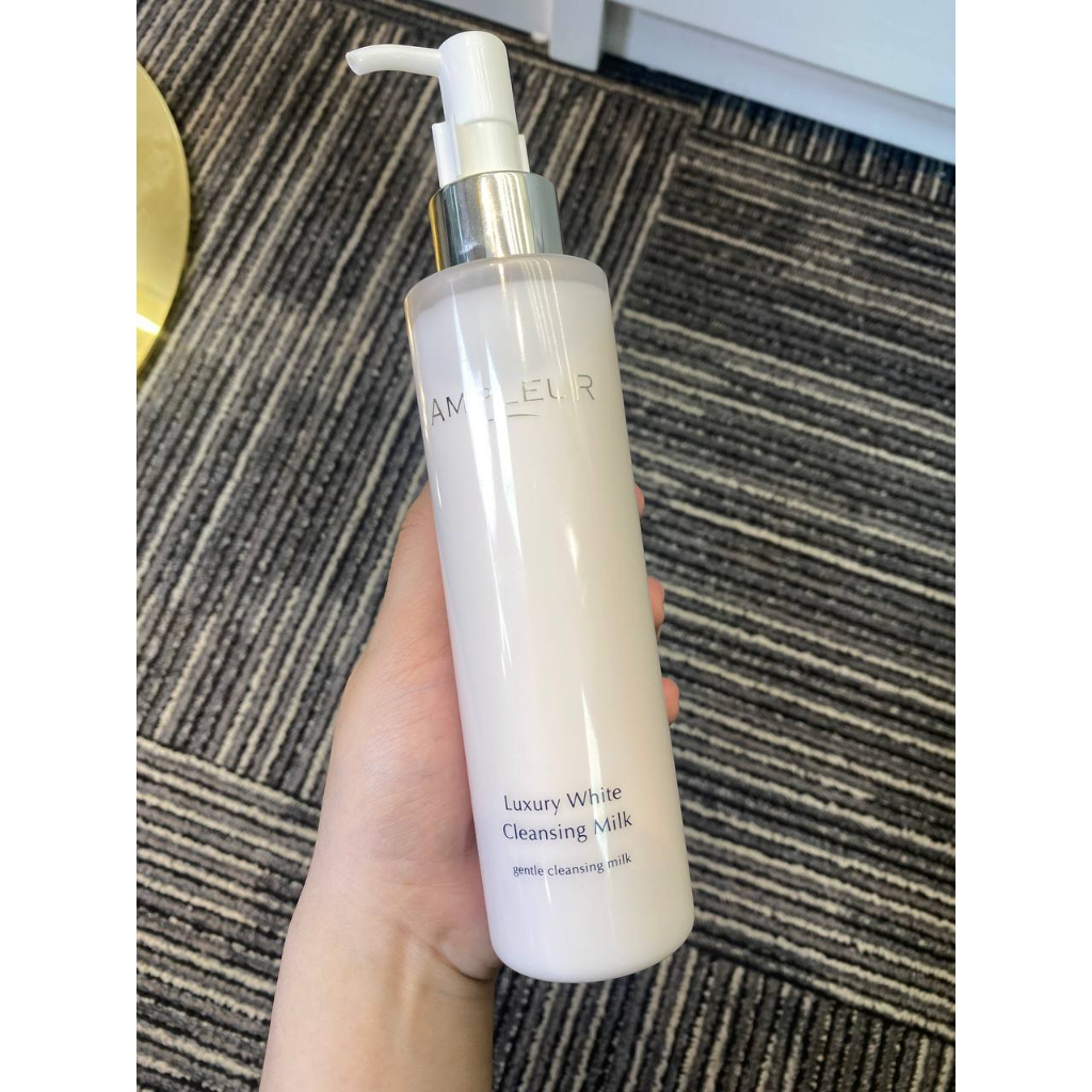 Tẩy trang AMPLEUR Luxury White Cleansing Milk N loại bỏ bụi bẩn, giúp dưỡng ẩm và làm sáng da 200ml Nhật Bản
