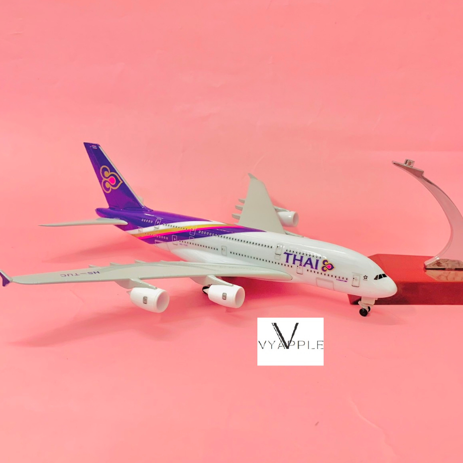 Mô Hình Kim Loại Máy Bay THÁI AIRWAYS Màu Tím Cao Cấp Tỉ Lệ 20cm