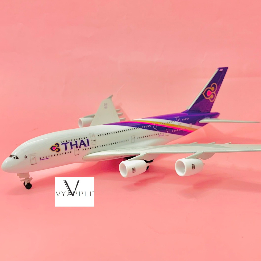 Mô Hình Kim Loại Máy Bay THÁI AIRWAYS Màu Tím Cao Cấp Tỉ Lệ 20cm