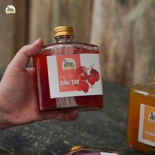 Nước cốt dâu tây chai thủy tinh 250ml W'R FARMERS