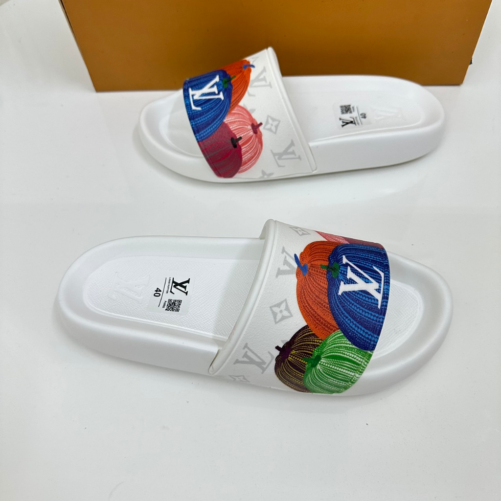 Dép Quai Ngang Nam Nữ L.V Bí Ngô Đế Đúc Bản Mẫu Mới Năm 2023 Đi Êm Chân Kiểu Dáng Phong Cách Thời Trang Hàn Quốc .