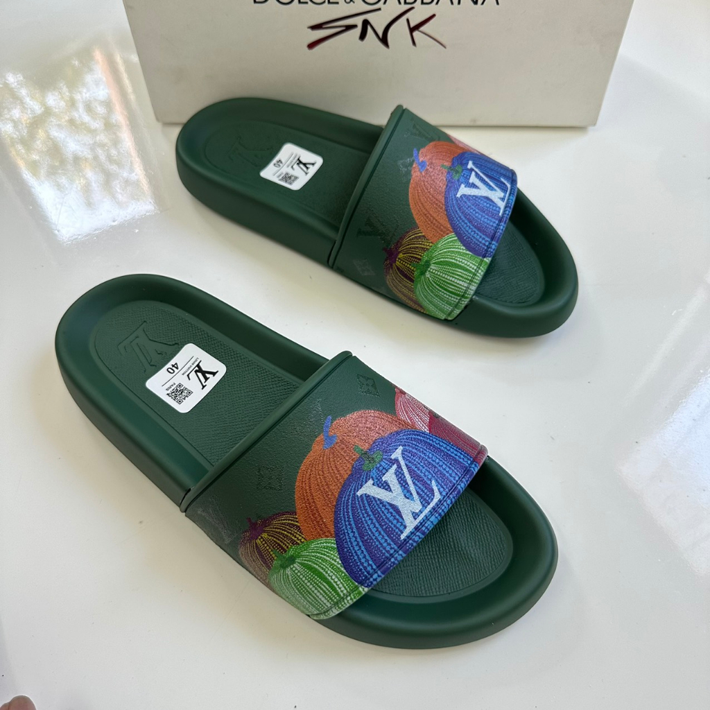 Dép Quai Ngang Nam Nữ L.V Bí Ngô Đế Đúc Bản Mẫu Mới Năm 2023 Đi Êm Chân Kiểu Dáng Phong Cách Thời Trang Hàn Quốc .