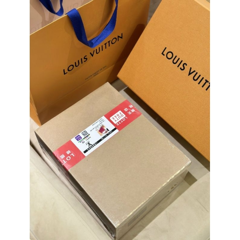 Túi  L........V Capu mini