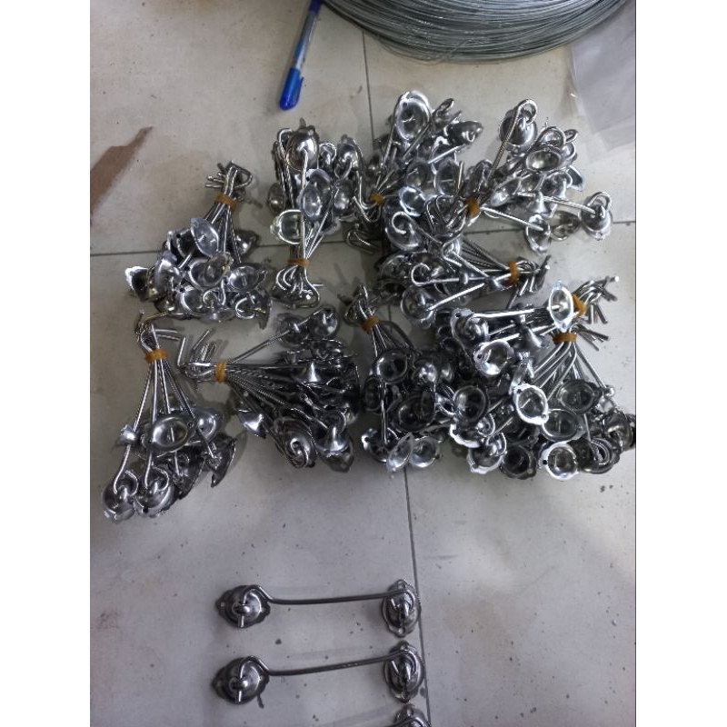 Móc gió cửa sổ,móc gió cửa