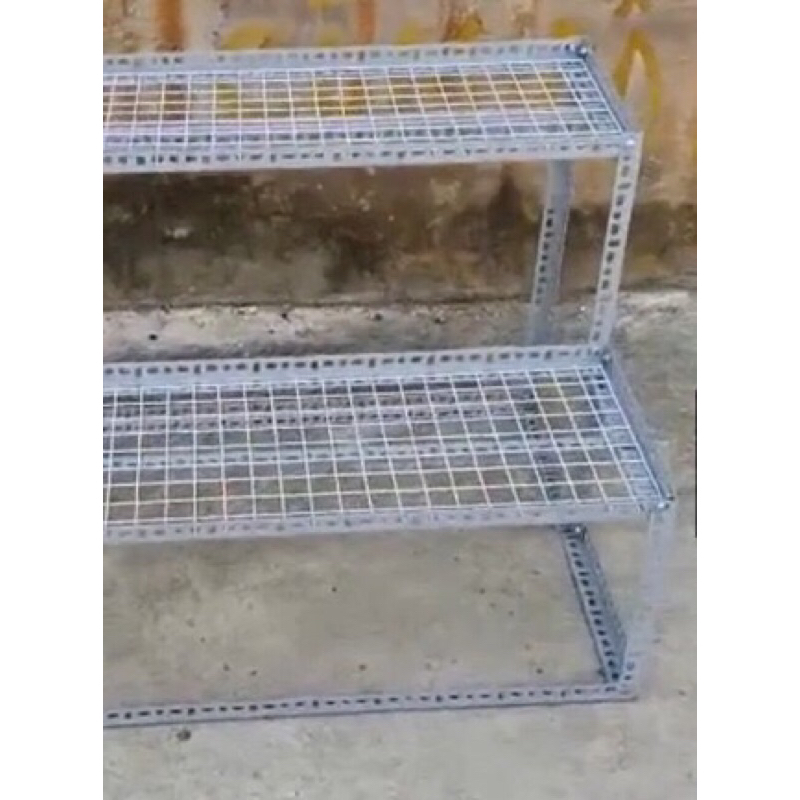 Kệ sắt v lỗ bậc thang bày hàng, kệ siêu thị, kệ bán hàng có bánh xe