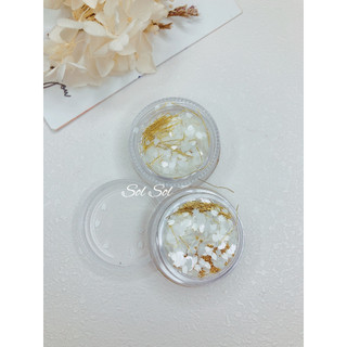 Cánh hoa trắng trang trí nail