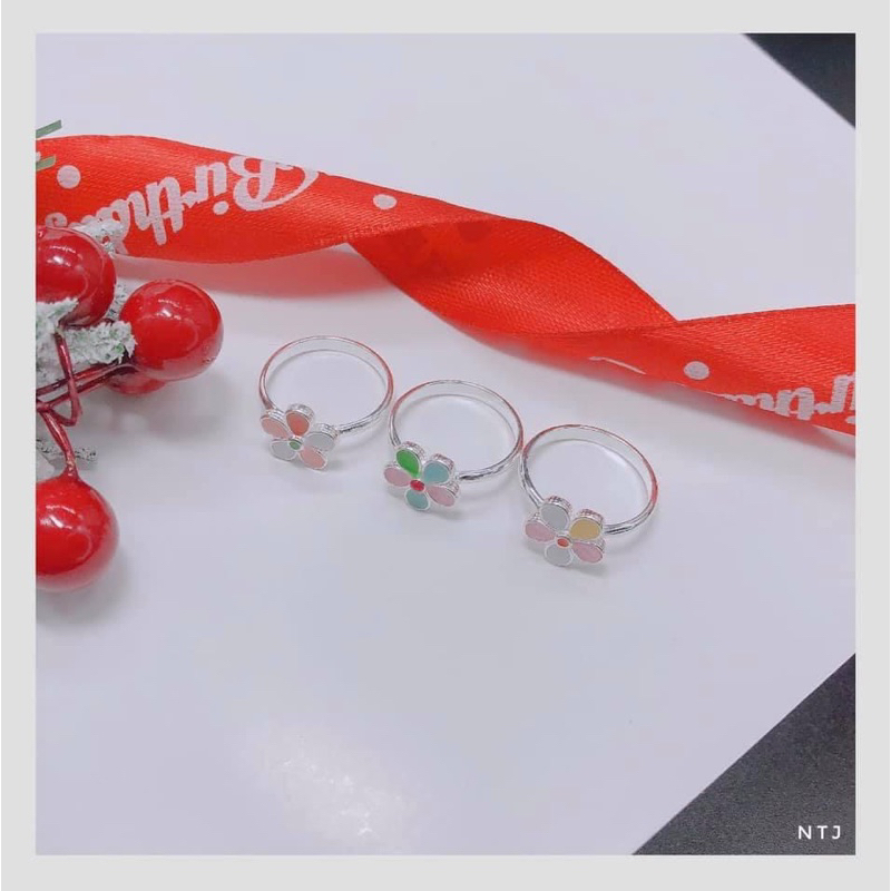 10 mẫu nhẫn cho bé gái, hình mèo hello kitty, dâu tây, nơ, hoa… chất liệu bạc ta đính đá