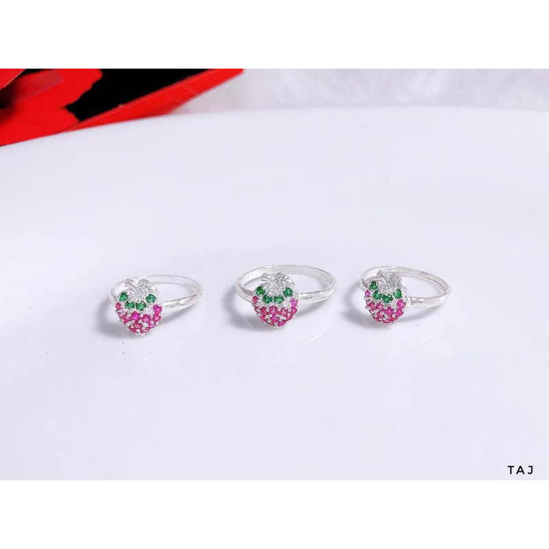 10 mẫu nhẫn cho bé gái, hình mèo hello kitty, dâu tây, nơ, hoa… chất liệu bạc ta đính đá