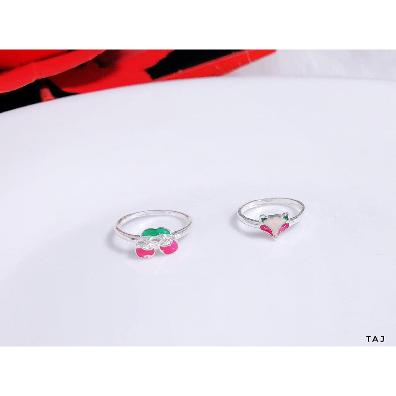 10 mẫu nhẫn cho bé gái, hình mèo hello kitty, dâu tây, nơ, hoa… chất liệu bạc ta đính đá