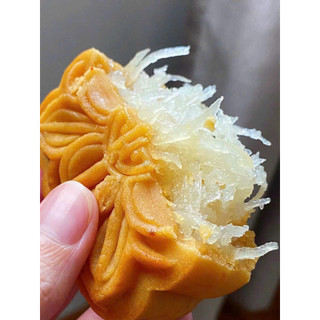 Nhận đơn mới làm nên bánh luôn mới, bánh trung thu nhân dừa 200g/ 2 trứng muối